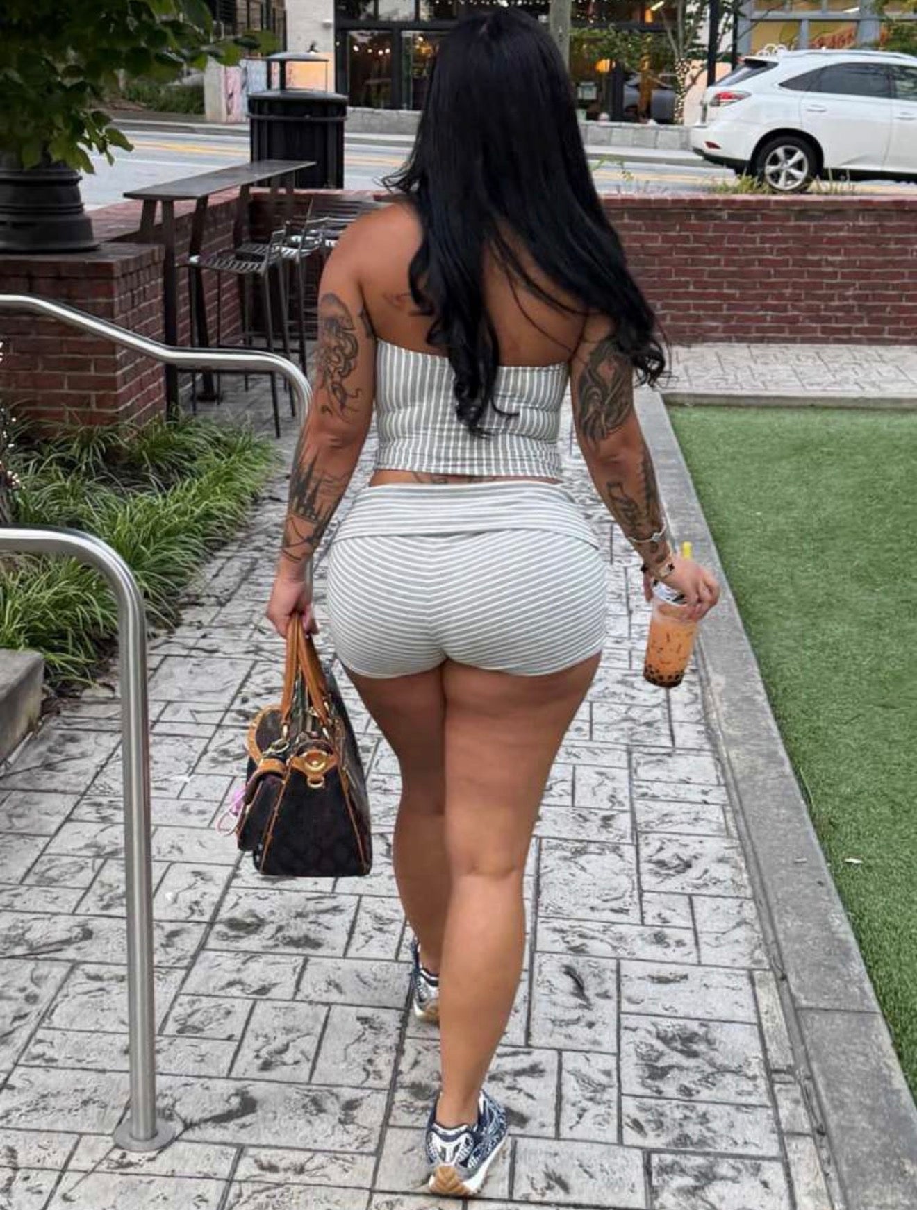 Paid Baddie